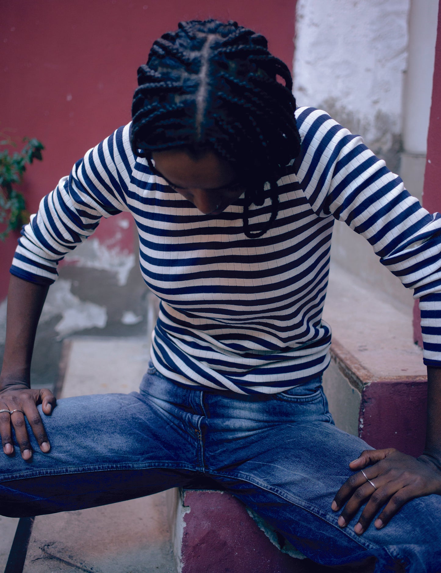 101 Broadway, Marine/Ecru