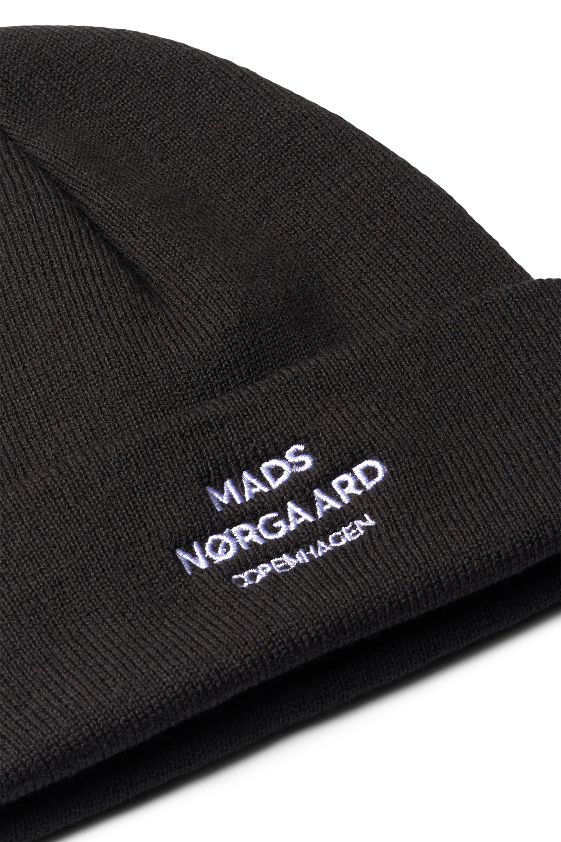 Isak Logo Ambas Beanie, After Dark