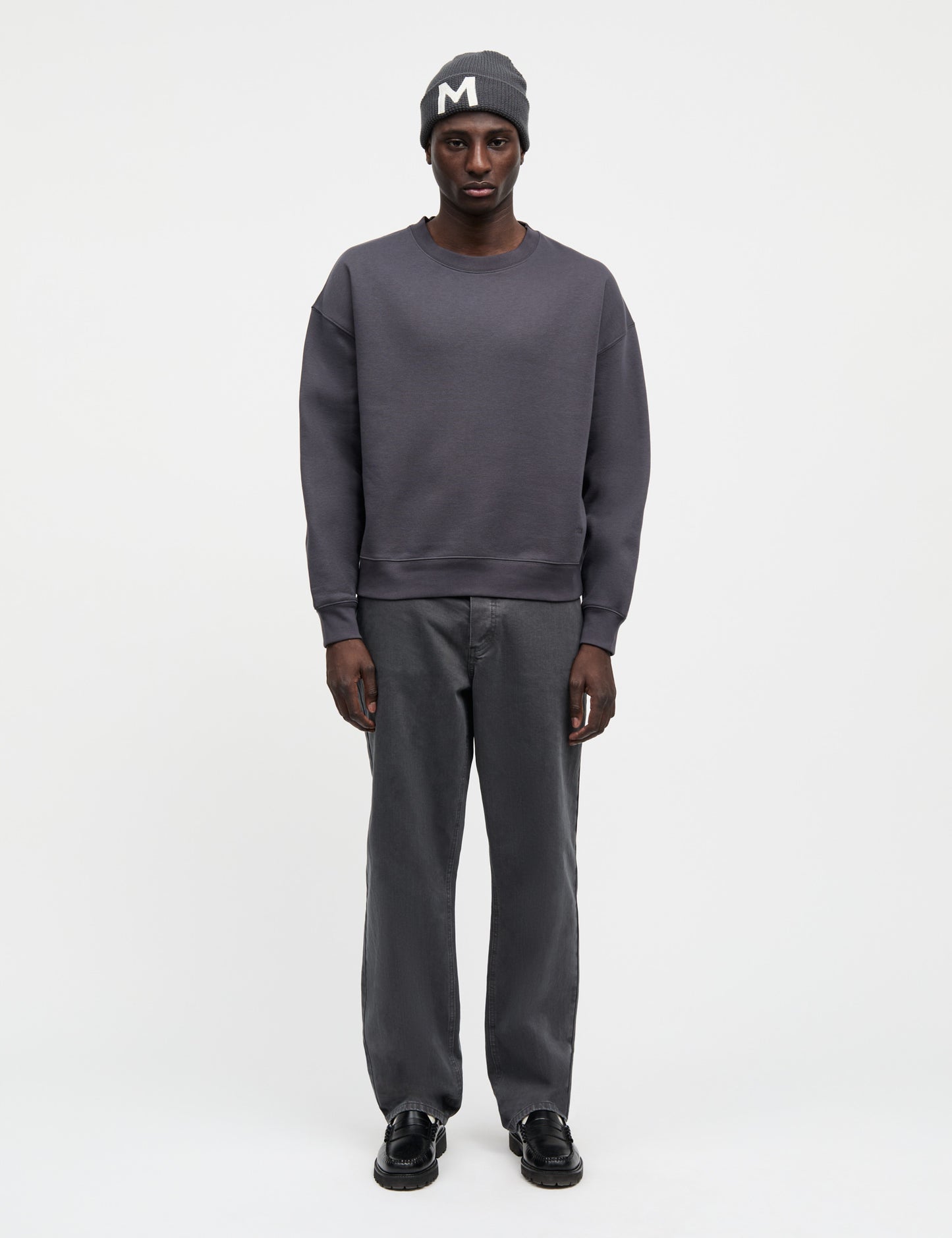 Standard Luka Crew Sweat, Asphalt