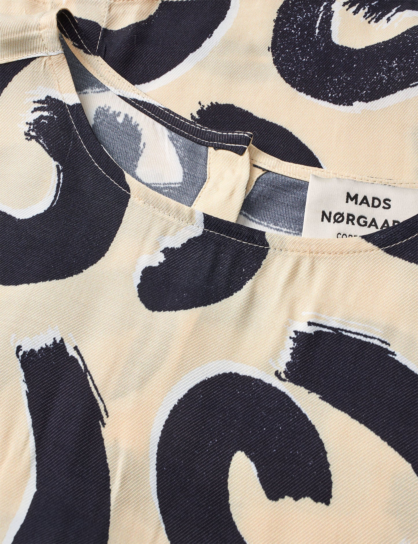 Delicate Twill Flow Top AOP, Swirl AOP/Almond Oil