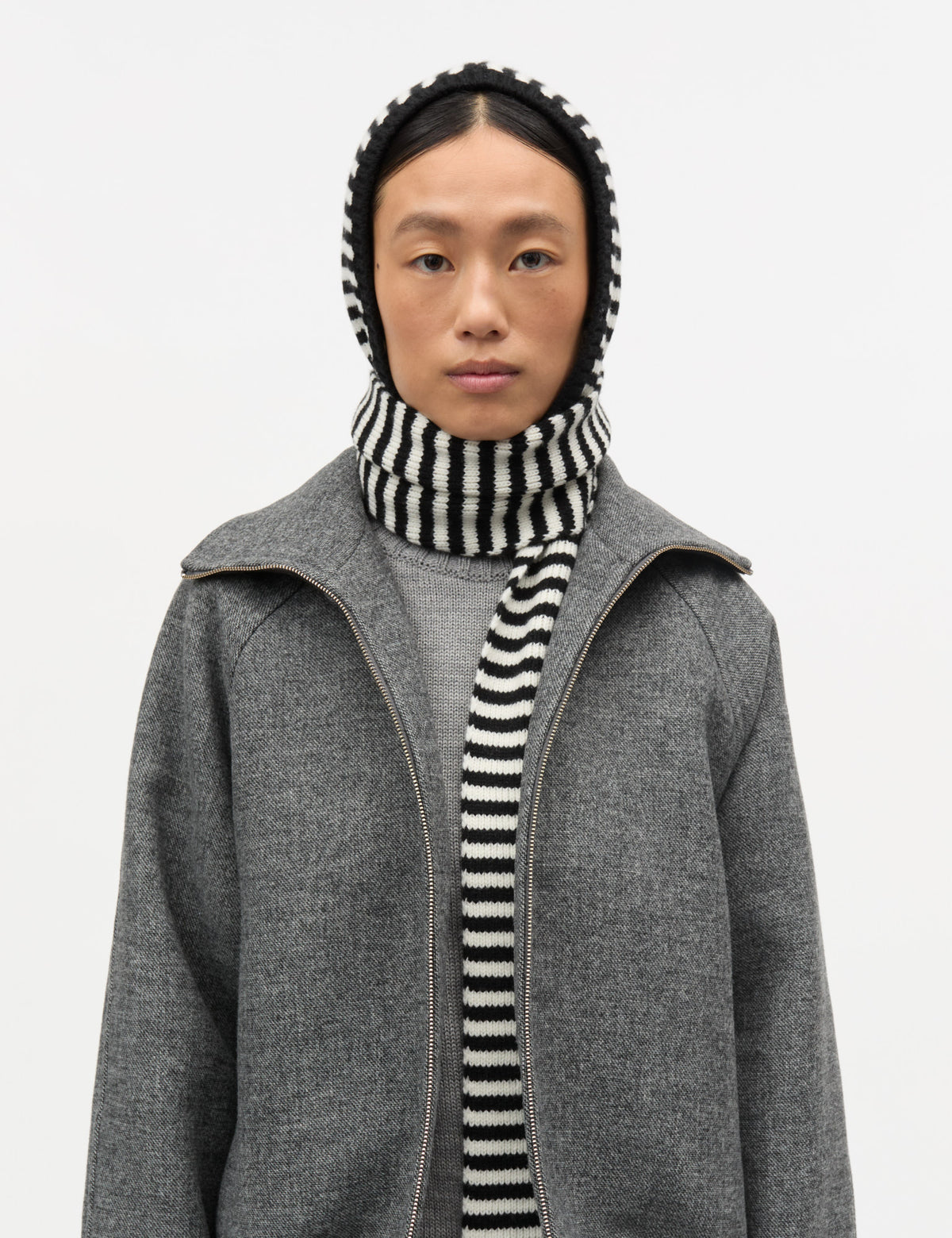One Wool Freja Hooded Scarf, Black/Vanilla Ice
